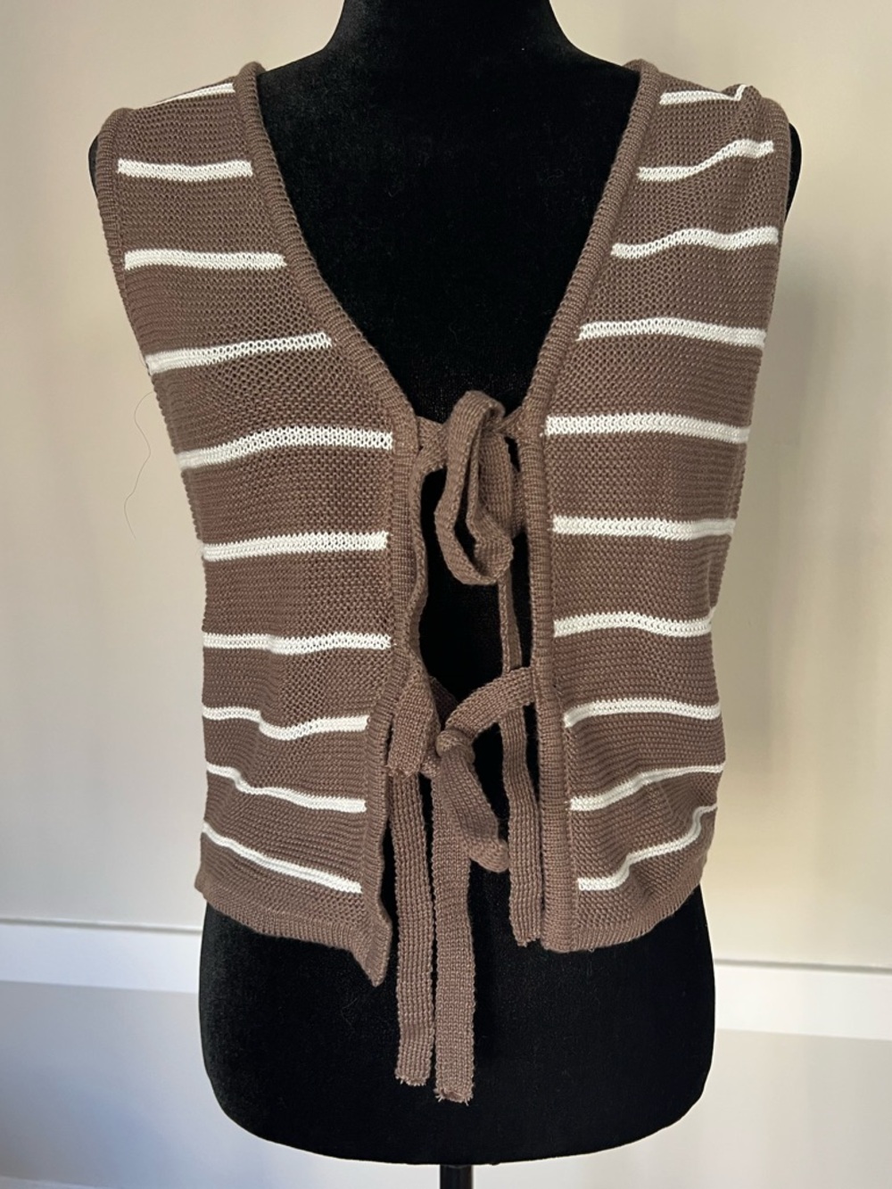 EUC Brown and White Striped Tie-Front Knit Sweater Vest Size Small Preppy Casual
